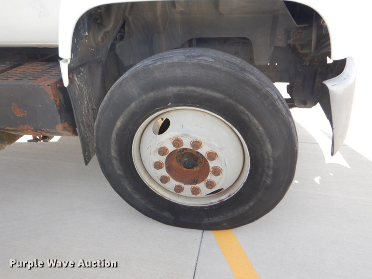 image for item DI1019 1993 GMC TopKick C6500  flatbed truck