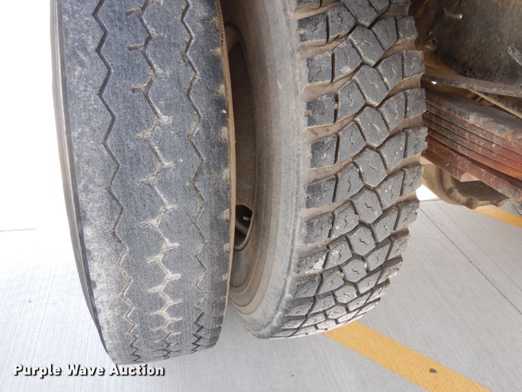 image for item DI1019 1993 GMC TopKick C6500  flatbed truck