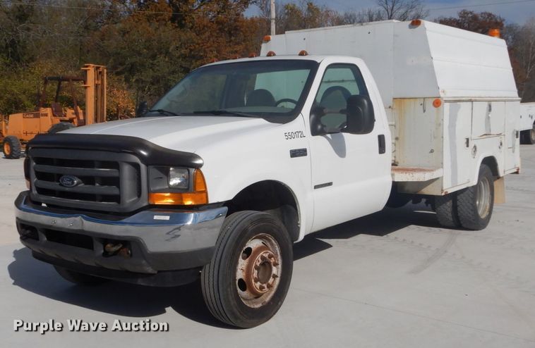 image for item DI1025 2001 Ford F550 Super Duty XL  utility truck