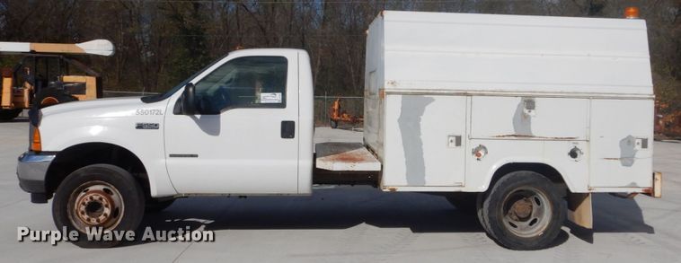 image for item DI1025 2001 Ford F550 Super Duty XL  utility truck