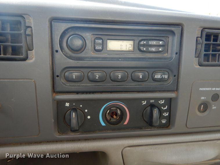 image for item DI1025 2001 Ford F550 Super Duty XL  utility truck