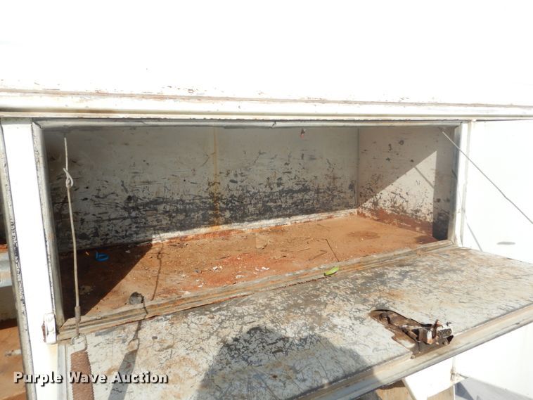 image for item DI1025 2001 Ford F550 Super Duty XL  utility truck