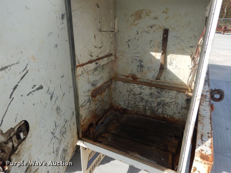 image for item DI1025 2001 Ford F550 Super Duty XL  utility truck