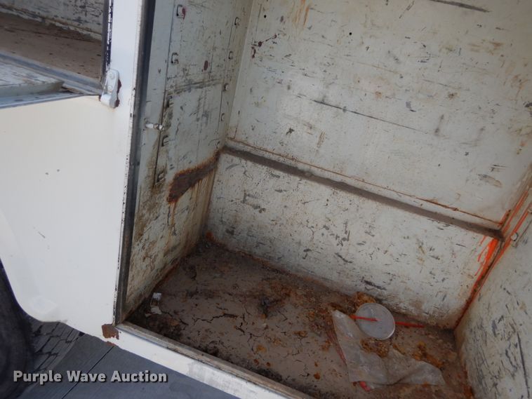 image for item DI1025 2001 Ford F550 Super Duty XL  utility truck