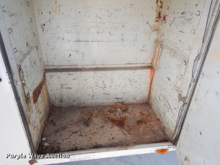 image for item DI1025 2001 Ford F550 Super Duty XL  utility truck