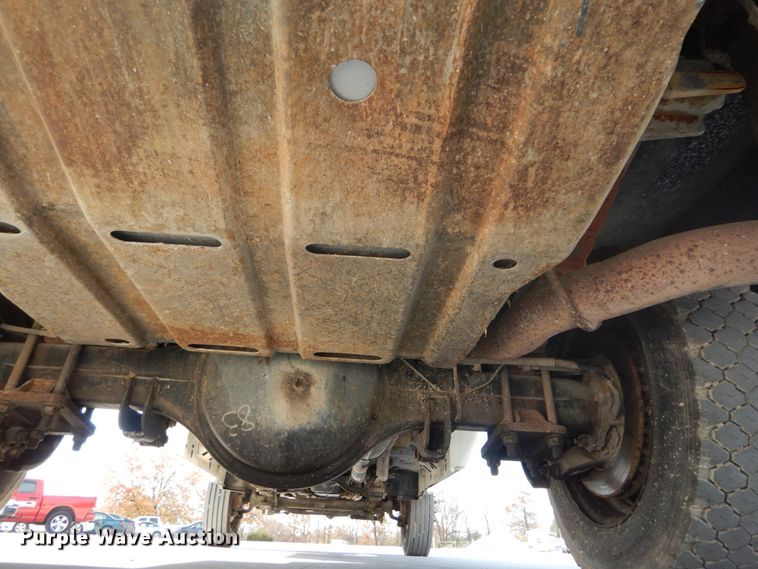 image for item DI1025 2001 Ford F550 Super Duty XL  utility truck