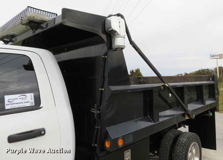 image for item DI3781 2016 Dodge Ram 5500HD  dump truck
