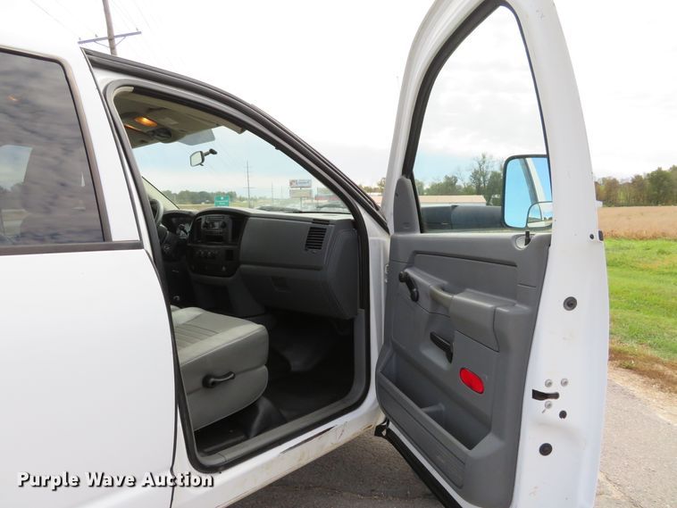 image for item DI3784 2008 Dodge Ram 5500HD  Crew Cab flatbed truck