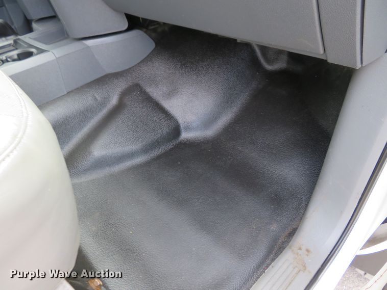 image for item DI3784 2008 Dodge Ram 5500HD  Crew Cab flatbed truck