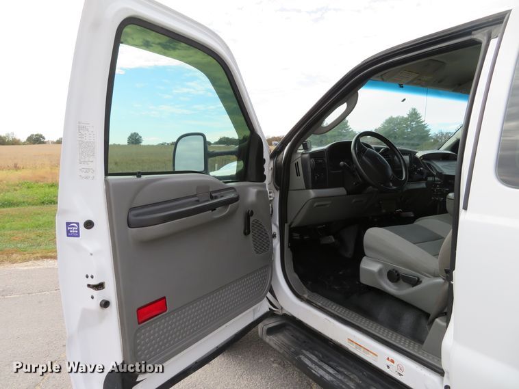 image for item DI3787 2007 Ford F450 Super Duty XL  SuperCab utility truck