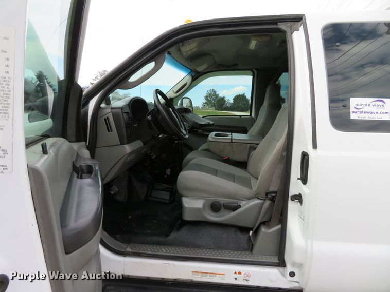 image for item DI3787 2007 Ford F450 Super Duty XL  SuperCab utility truck