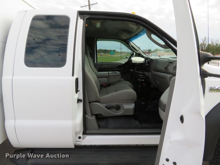 image for item DI3787 2007 Ford F450 Super Duty XL  SuperCab utility truck