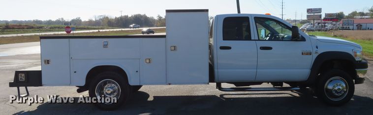 image for item DI3793 2008 Dodge Ram 5500HD  Crew Cab utility truck