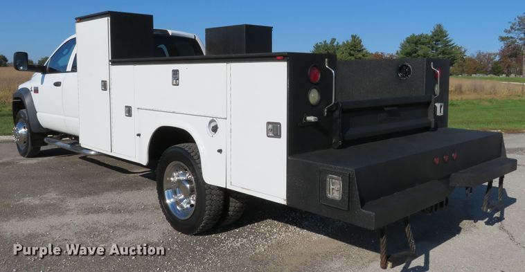 image for item DI3793 2008 Dodge Ram 5500HD  Crew Cab utility truck