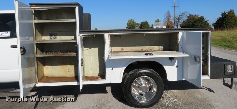 image for item DI3793 2008 Dodge Ram 5500HD  Crew Cab utility truck