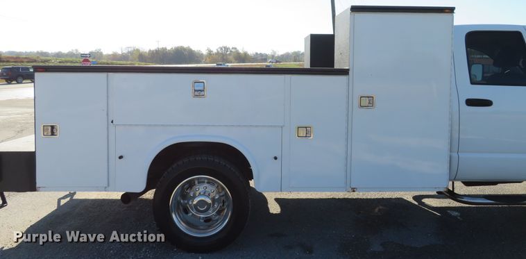 image for item DI3793 2008 Dodge Ram 5500HD  Crew Cab utility truck