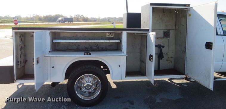 image for item DI3793 2008 Dodge Ram 5500HD  Crew Cab utility truck