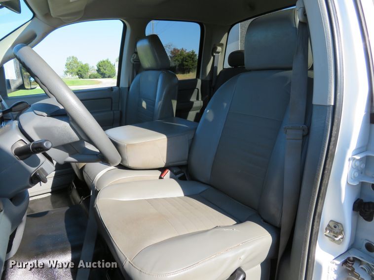 image for item DI3793 2008 Dodge Ram 5500HD  Crew Cab utility truck