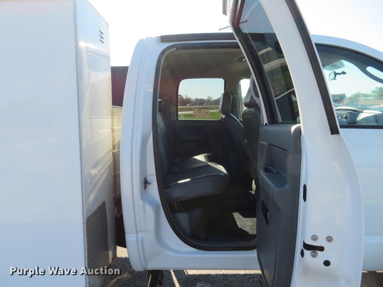 image for item DI3793 2008 Dodge Ram 5500HD  Crew Cab utility truck
