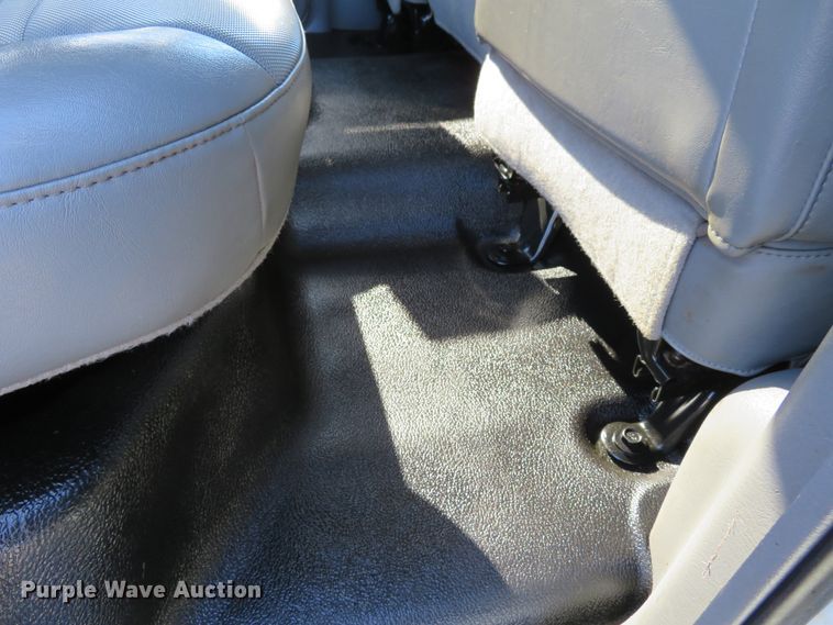 image for item DI3793 2008 Dodge Ram 5500HD  Crew Cab utility truck