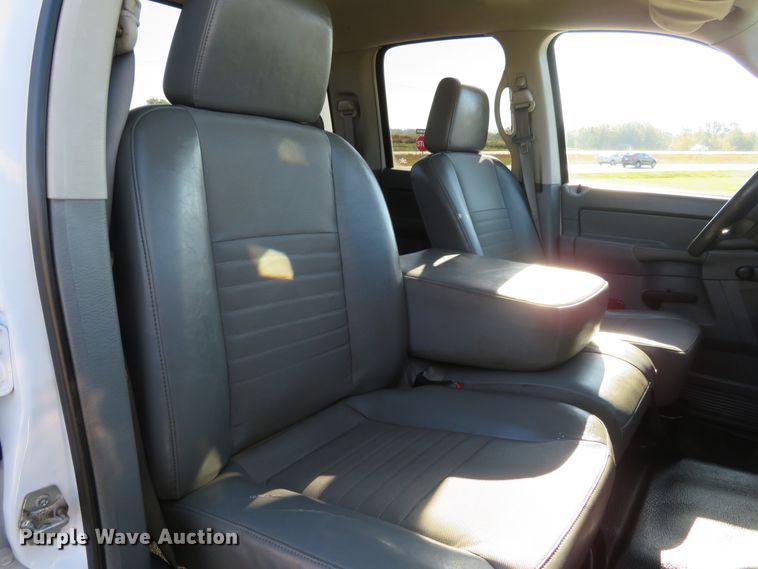 image for item DI3793 2008 Dodge Ram 5500HD  Crew Cab utility truck