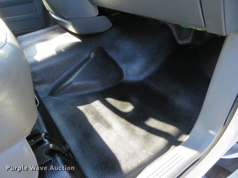 image for item DI3793 2008 Dodge Ram 5500HD  Crew Cab utility truck