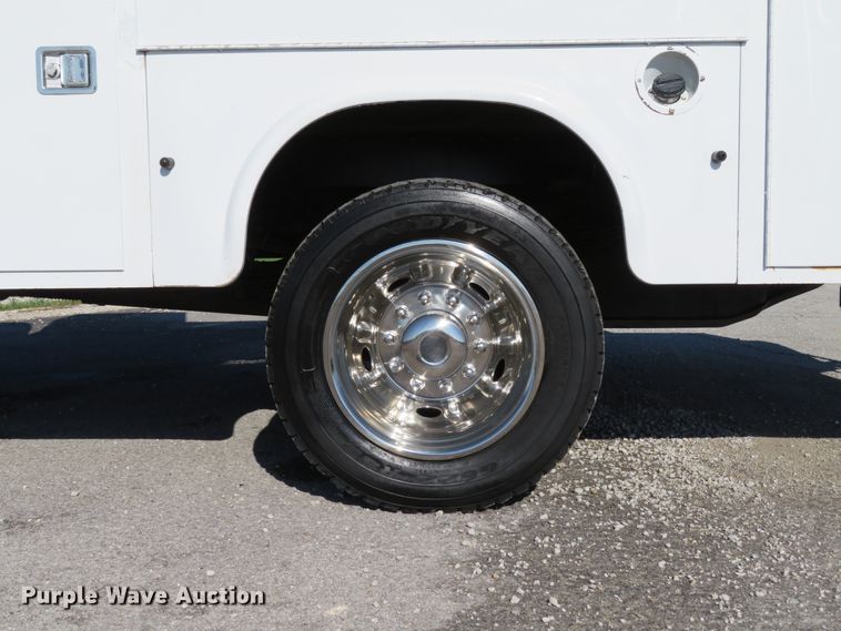 image for item DI3793 2008 Dodge Ram 5500HD  Crew Cab utility truck