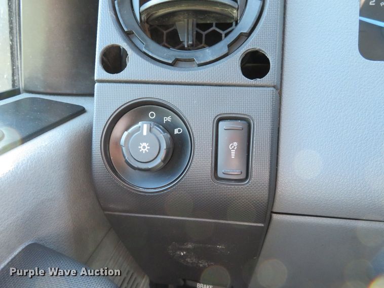 image for item DI3797 2014 Ford F450 Super Duty XL  utility truck with crane