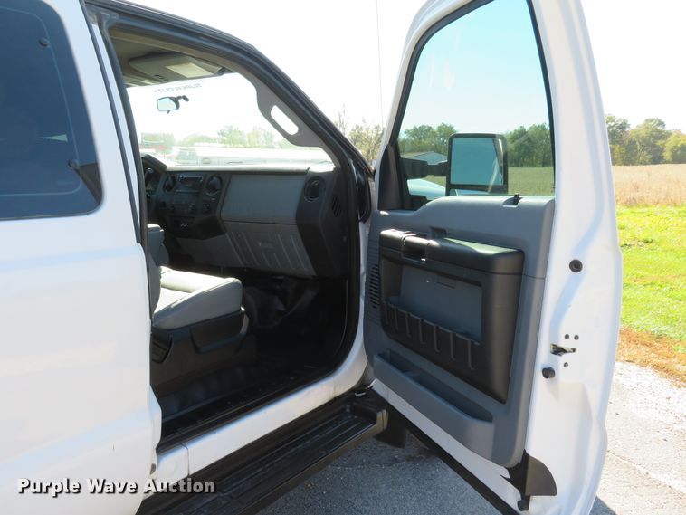 image for item DI3797 2014 Ford F450 Super Duty XL  utility truck with crane