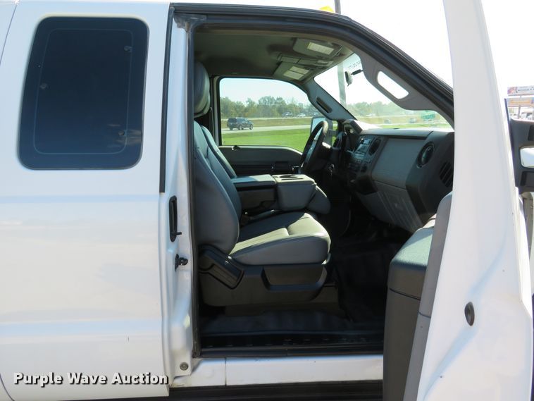 image for item DI3797 2014 Ford F450 Super Duty XL  utility truck with crane