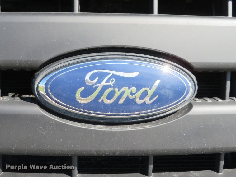 image for item DI3797 2014 Ford F450 Super Duty XL  utility truck with crane