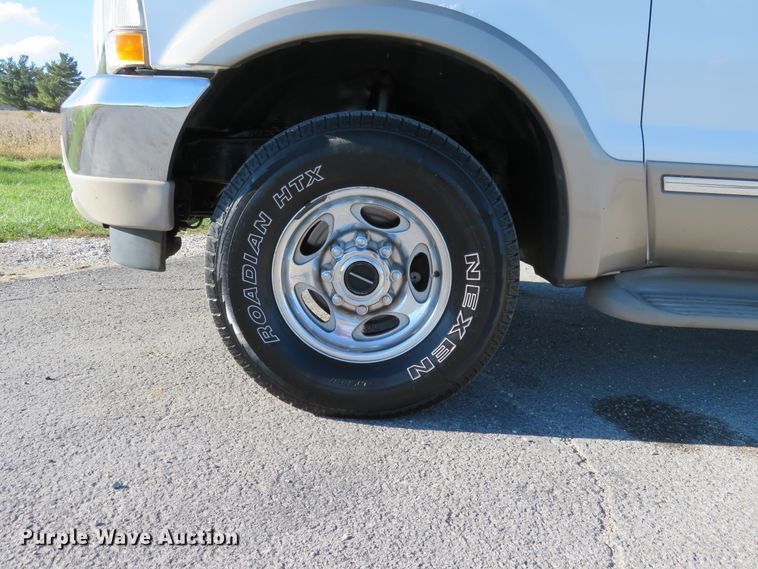 image for item DI3801 2002 Ford Excursion Limited  SUV