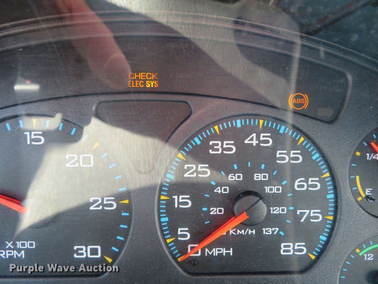 image for item DI3820 2002 International 7300  oil distributor truck