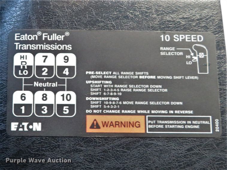 image for item DI3820 2002 International 7300  oil distributor truck