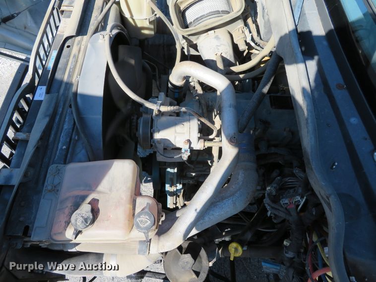 image for item DI3820 2002 International 7300  oil distributor truck