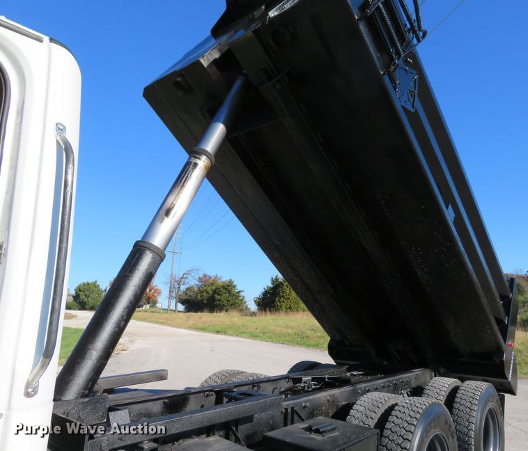 image for item DI3828 2008 Freightliner Business Class M2  dump truck