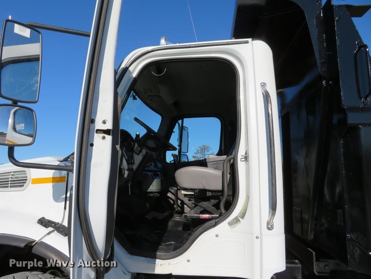 image for item DI3828 2008 Freightliner Business Class M2  dump truck