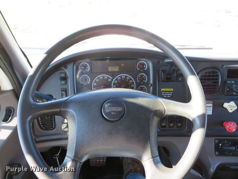 image for item DI3828 2008 Freightliner Business Class M2  dump truck