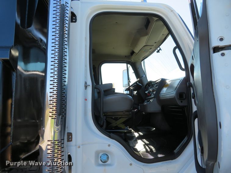 image for item DI3828 2008 Freightliner Business Class M2  dump truck