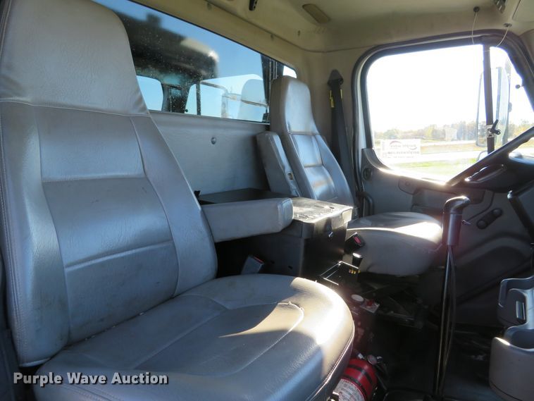 image for item DI3828 2008 Freightliner Business Class M2  dump truck