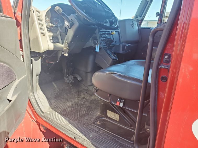 image for item DI5065 2012 International DuraStar 4300  rollback truck