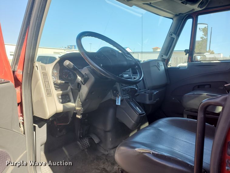 image for item DI5065 2012 International DuraStar 4300  rollback truck