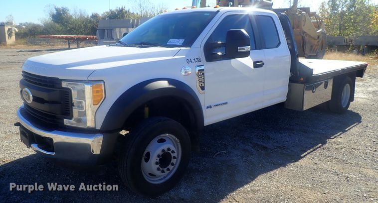 image for item DI7286 2017 Ford F550 Super Duty  SuperCab flatbed truck