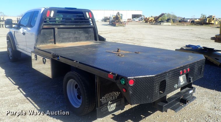 image for item DI7286 2017 Ford F550 Super Duty  SuperCab flatbed truck