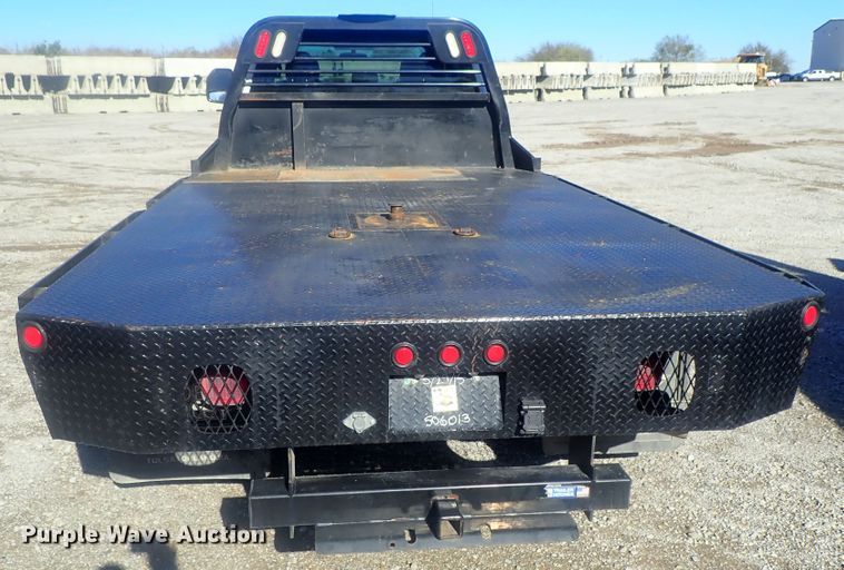 image for item DI7286 2017 Ford F550 Super Duty  SuperCab flatbed truck