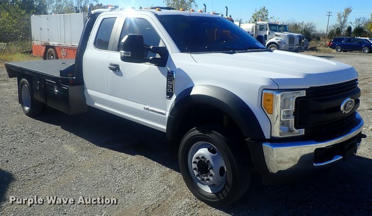 image for item DI7286 2017 Ford F550 Super Duty  SuperCab flatbed truck