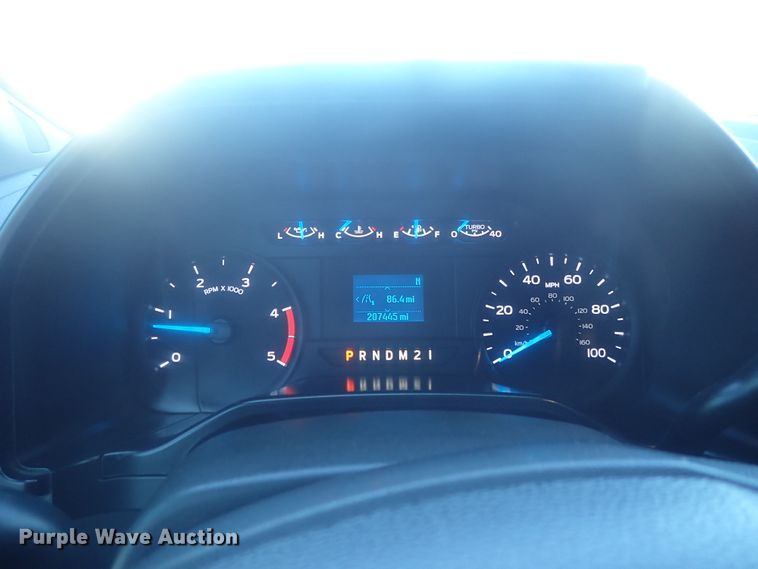 image for item DI7286 2017 Ford F550 Super Duty  SuperCab flatbed truck