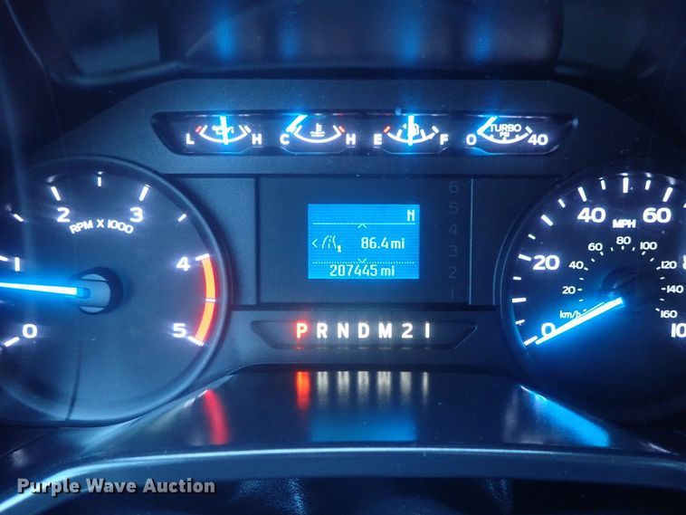 image for item DI7286 2017 Ford F550 Super Duty  SuperCab flatbed truck