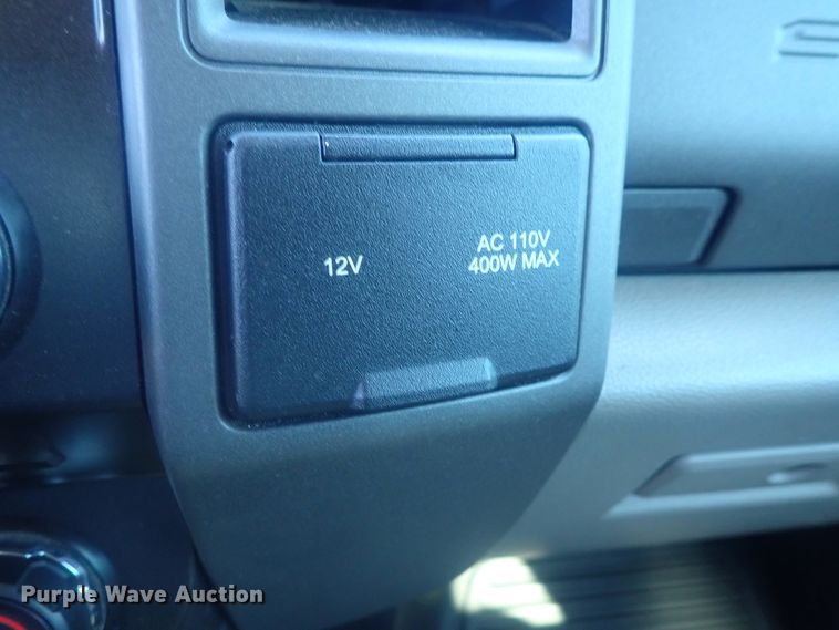 image for item DI7286 2017 Ford F550 Super Duty  SuperCab flatbed truck