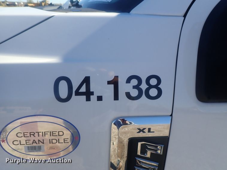 image for item DI7286 2017 Ford F550 Super Duty  SuperCab flatbed truck